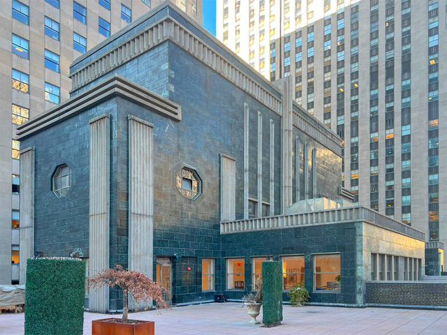 Continue to explore the technology and craftsmanship performed onsite as we visit with the professional staff that makes "The Natural Sapphire Company" a leader in the industry.